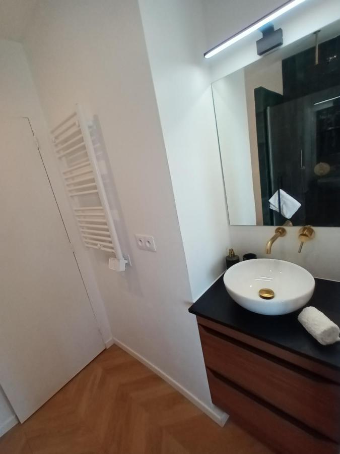 Paris Balcony Top Floor Room Ngoại thất bức ảnh
